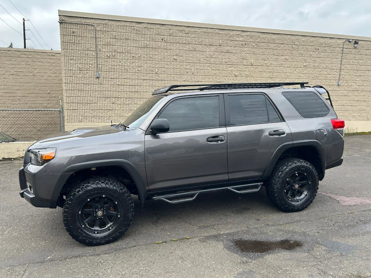 Used 2010 Toyota 4Runner SR5 AWD/4WD image 8