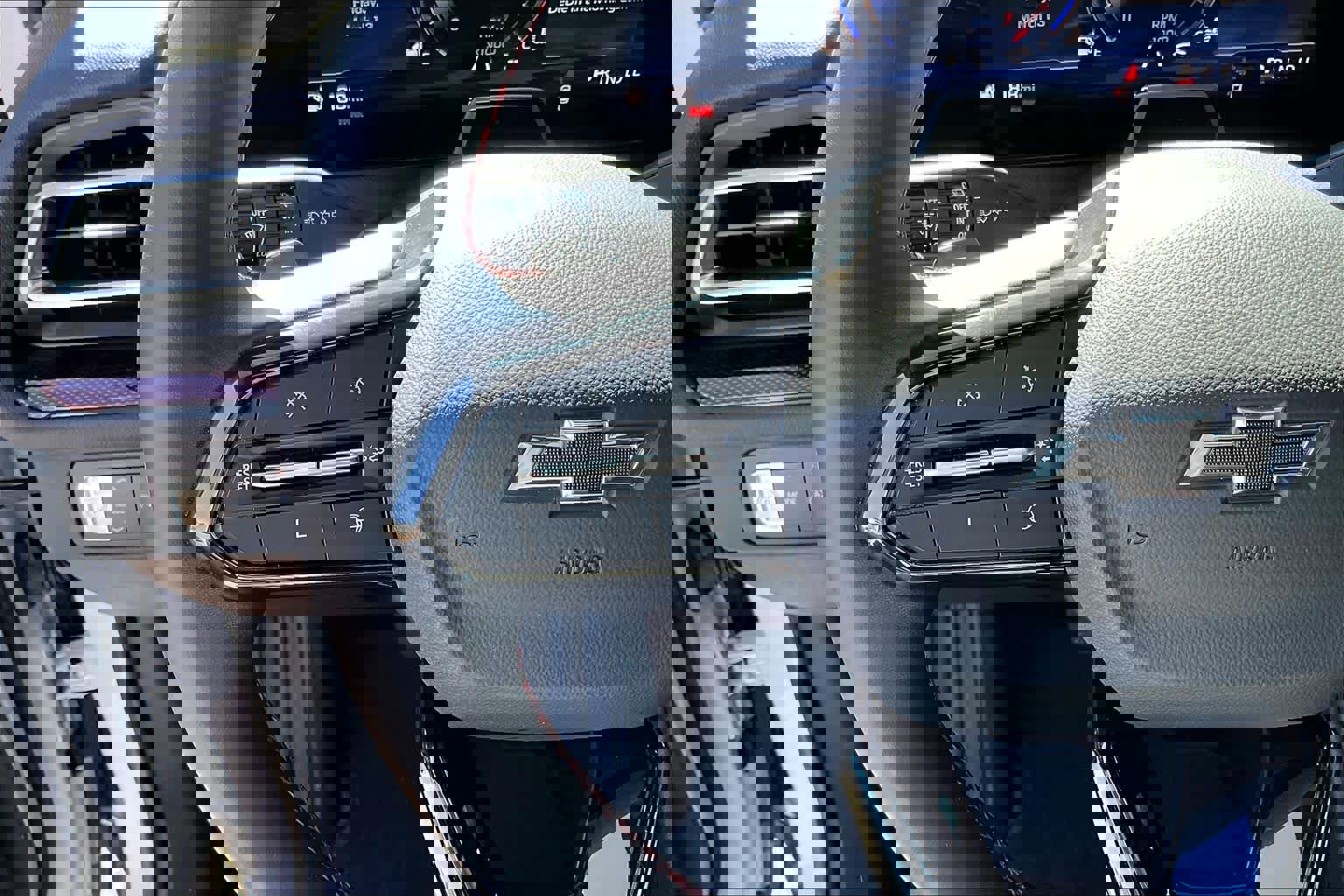 Used 2024 Chevrolet Traverse RS image 23