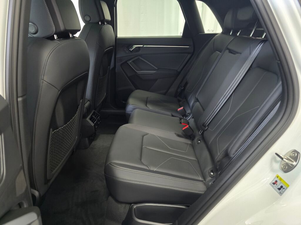 New 2025 Audi Q3 2.0T Premium image 18