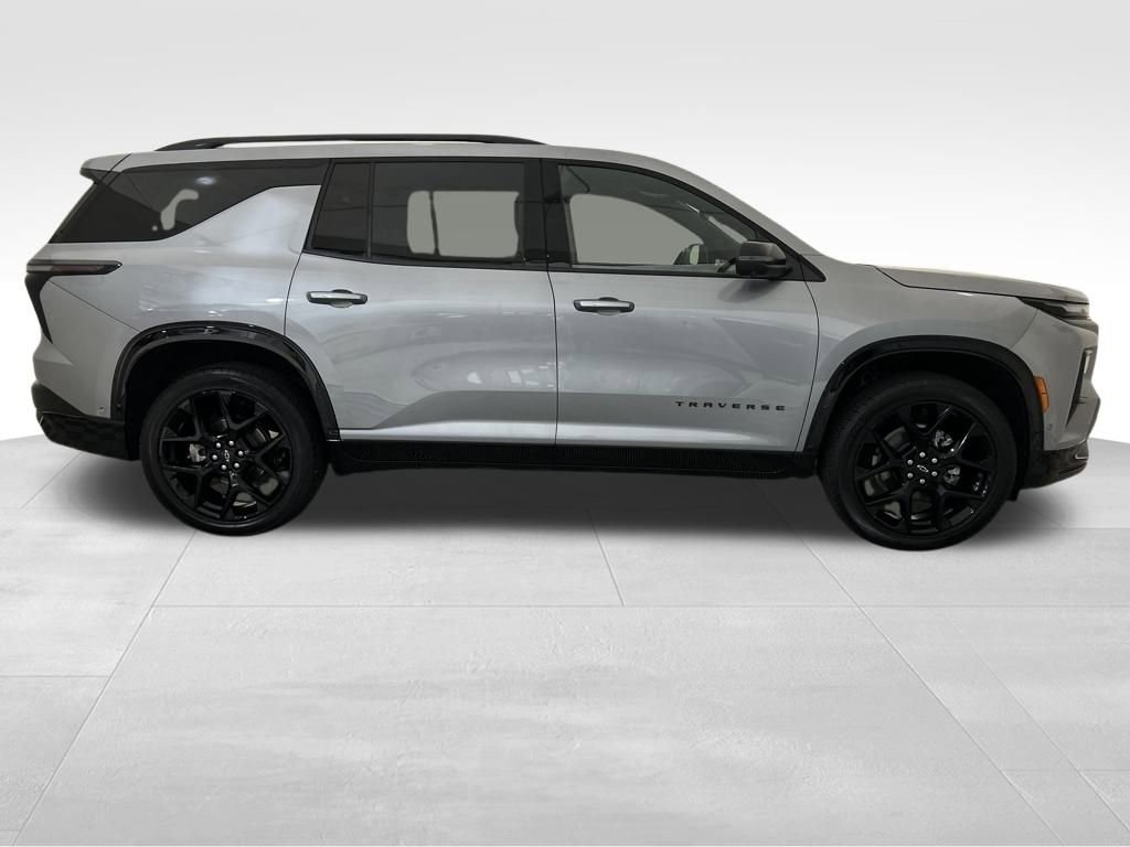 Certified 2025 Chevrolet Traverse RS w/ LPO, Floor Liner Package image 7