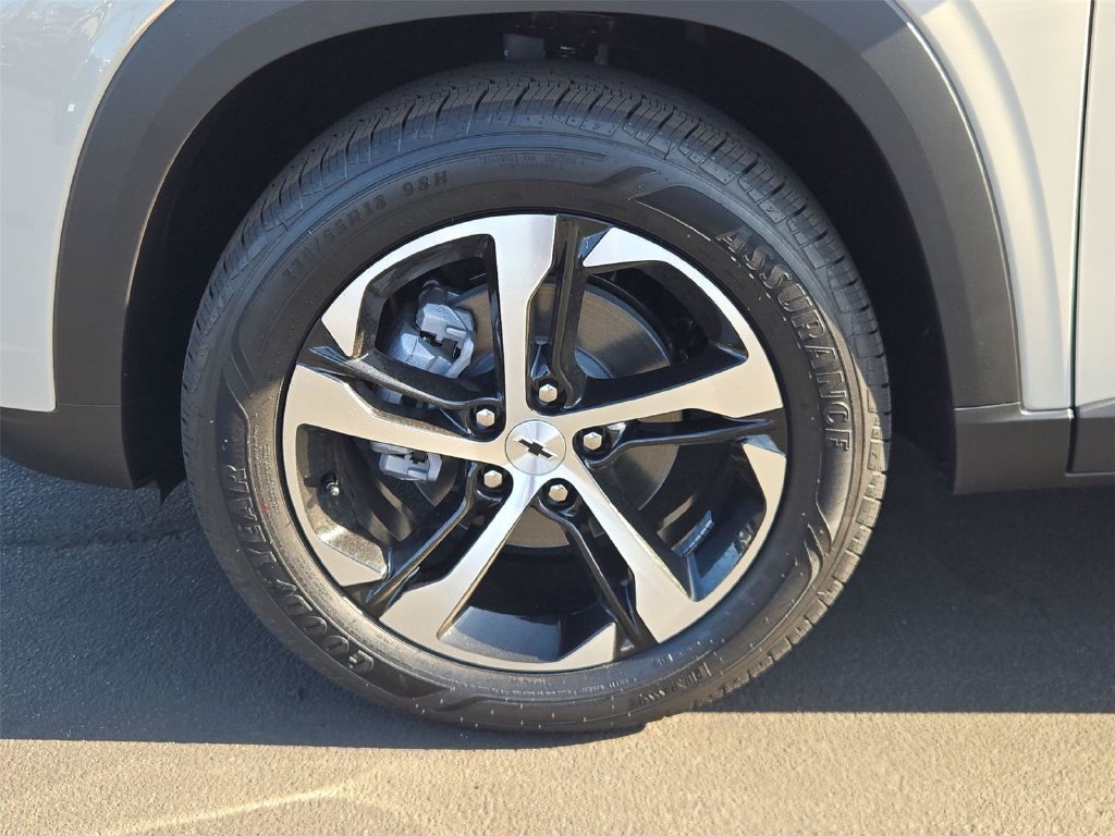 New 2026 Chevrolet Trax RS w/ Driver Confidence Package FWD image 22