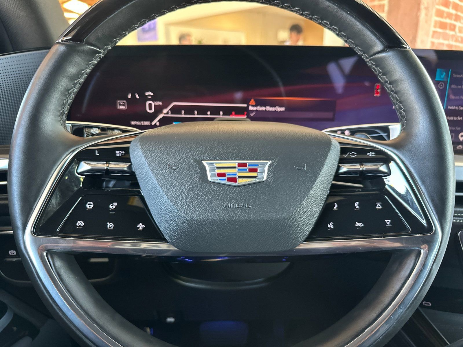 Used 2025 Cadillac Escalade ESV Luxury image 31