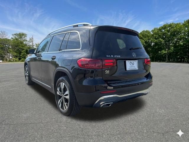 Used 2025 Mercedes-Benz GLB 250 image 6