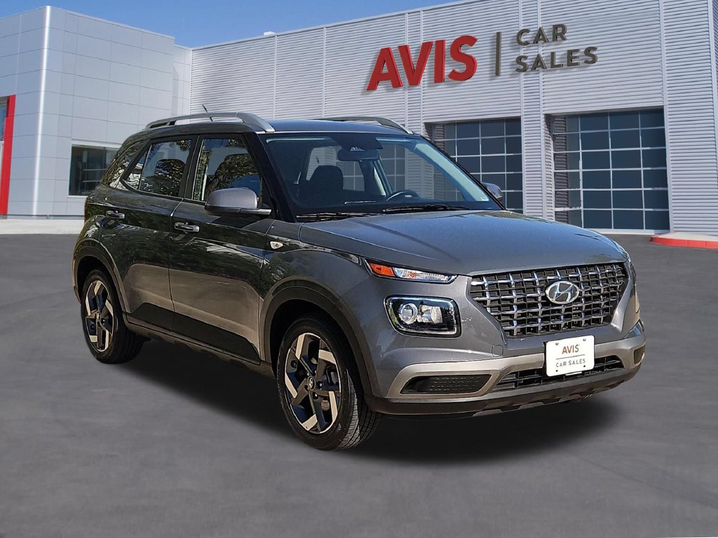 Used 2025 Hyundai Venue SEL FWD image 3