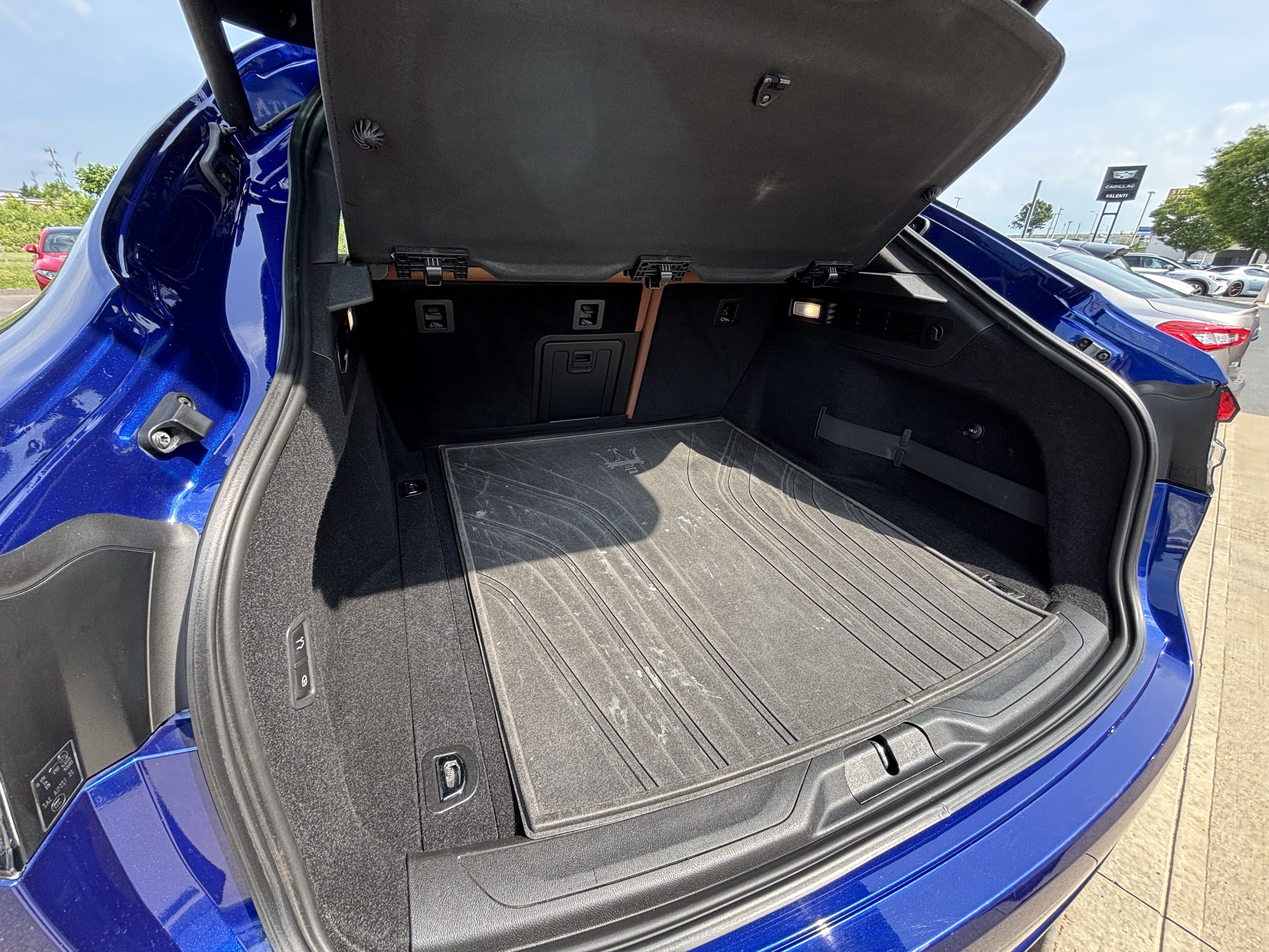 Used 2021 Maserati Levante S AWD/4WD image 44