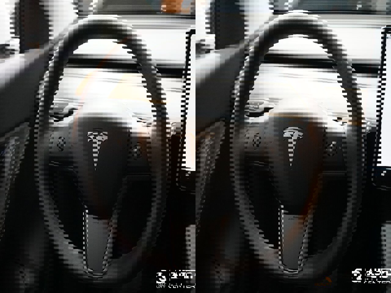 Used 2022 Tesla Model Y Long Range AWD/4WD image 17