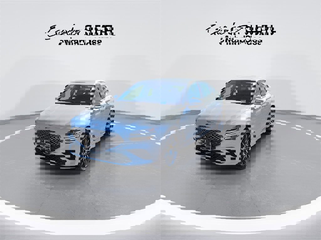 Used 2025 Genesis G70 2.5T image 3