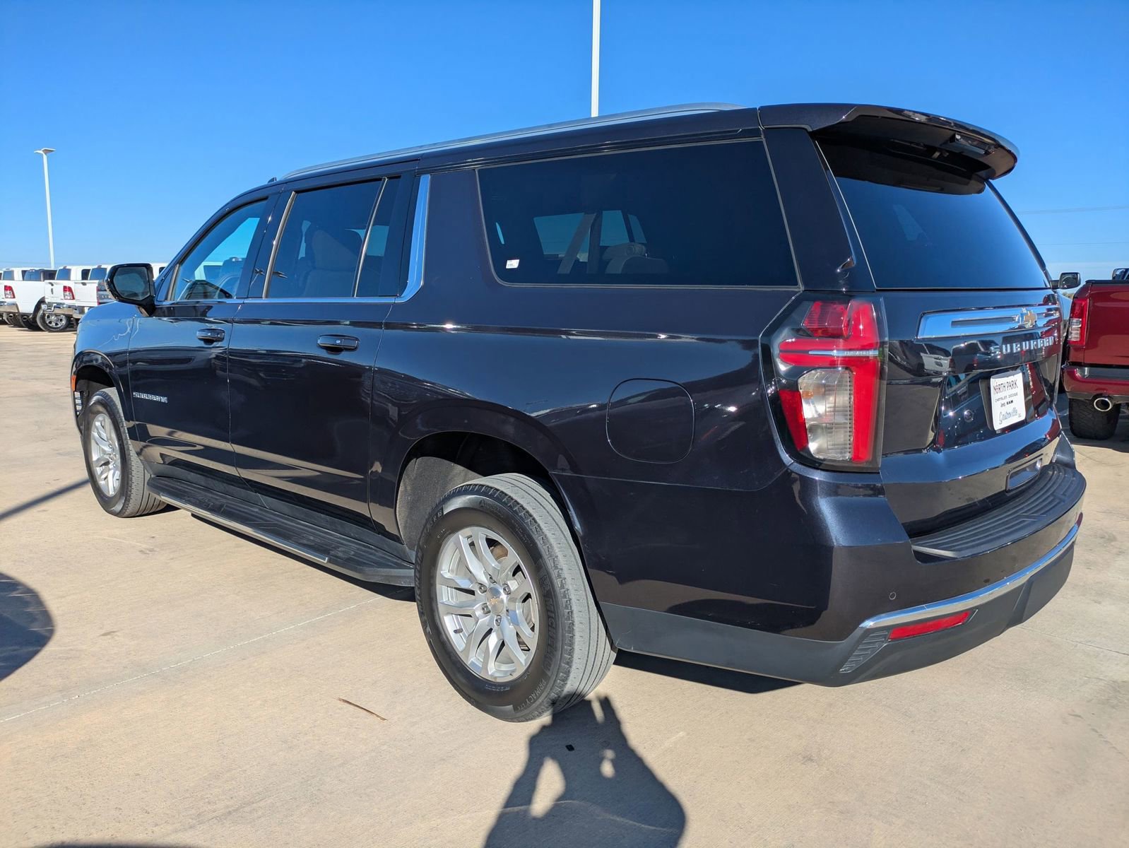 Used 2023 Chevrolet Suburban LT image 6