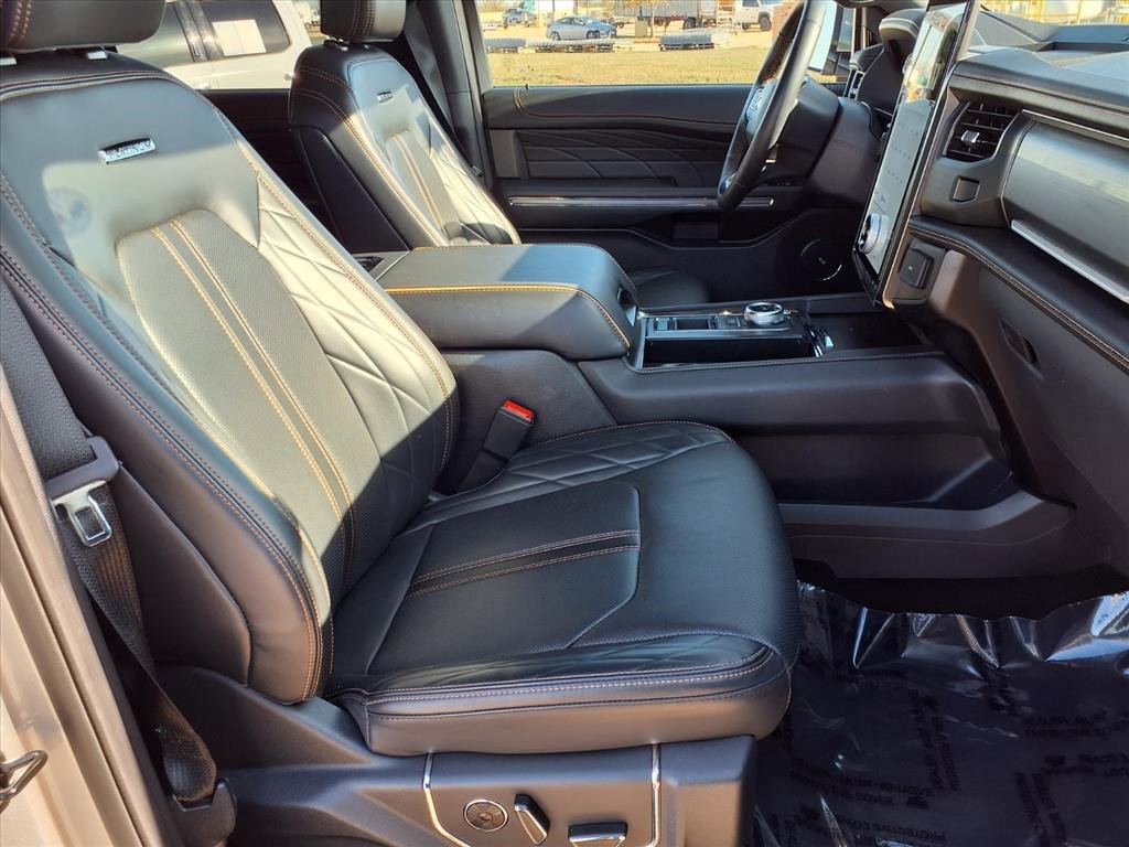 Used 2024 Ford Expedition Platinum image 28