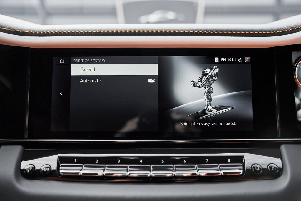 Used 2025 Rolls-Royce Cullinan AWD/4WD image 90