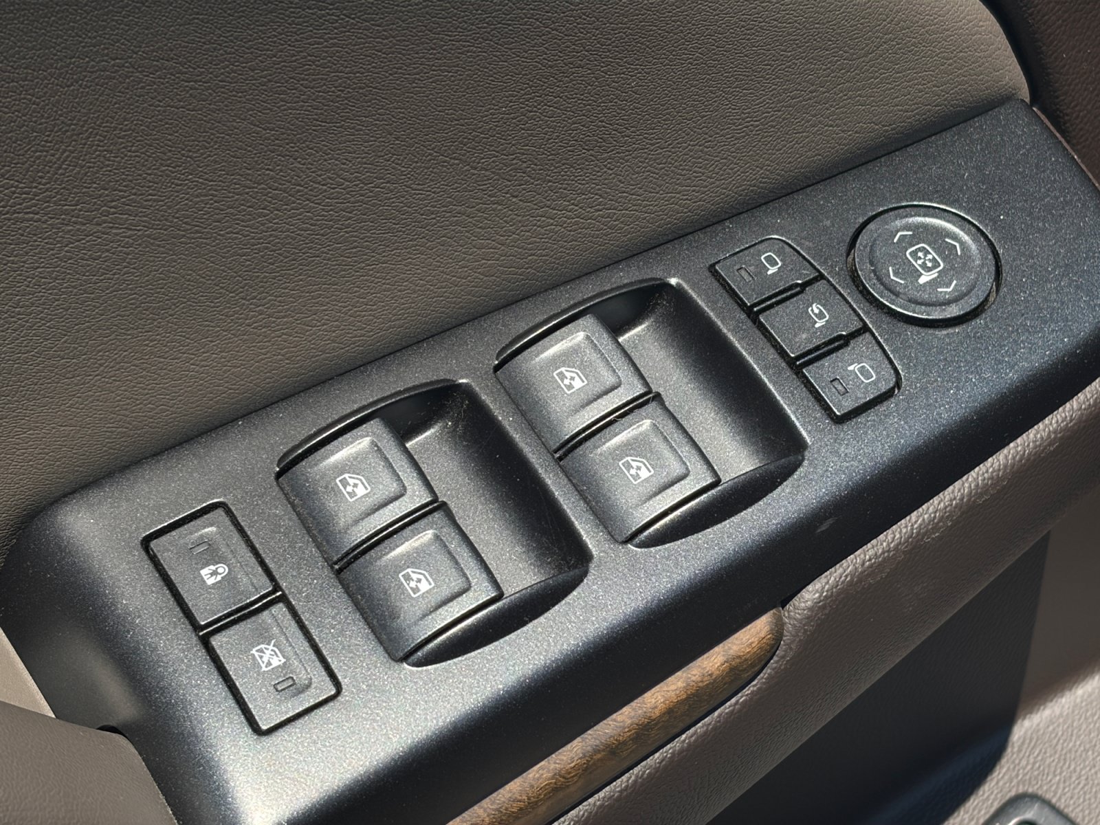 Used 2019 GMC Yukon Denali AWD/4WD image 16