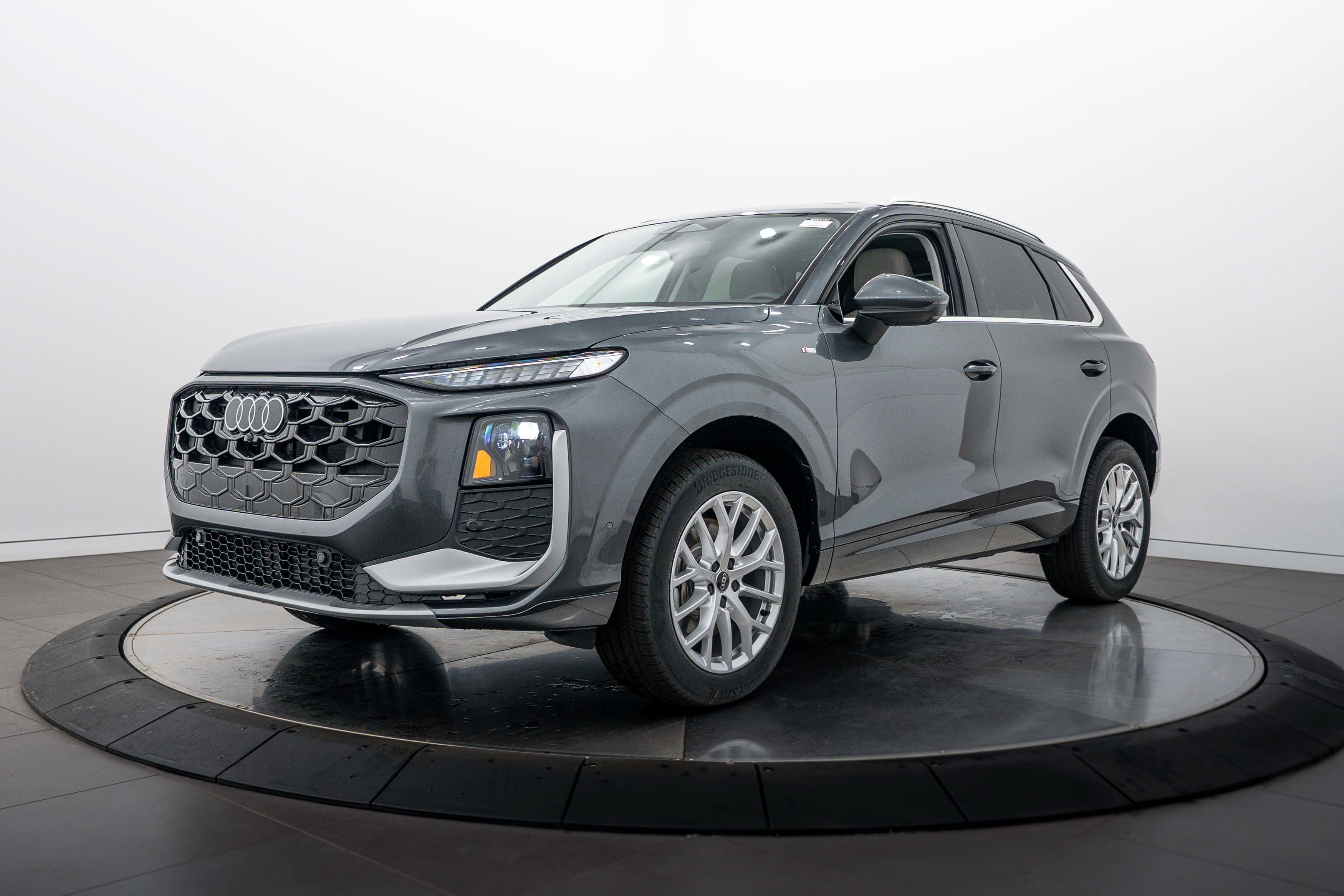 New 2026 Audi Q3 quattro 2.0T AWD/4WD image 6