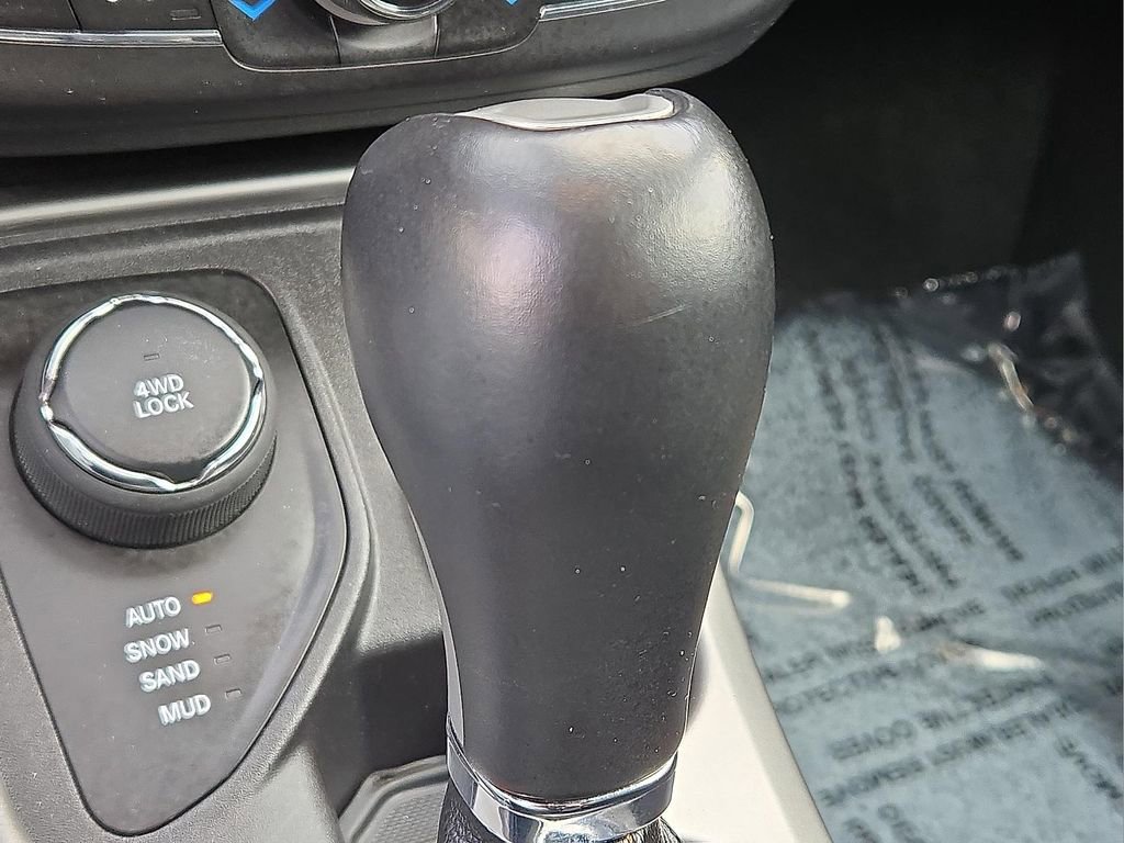Used 2019 Jeep Compass Latitude image 16