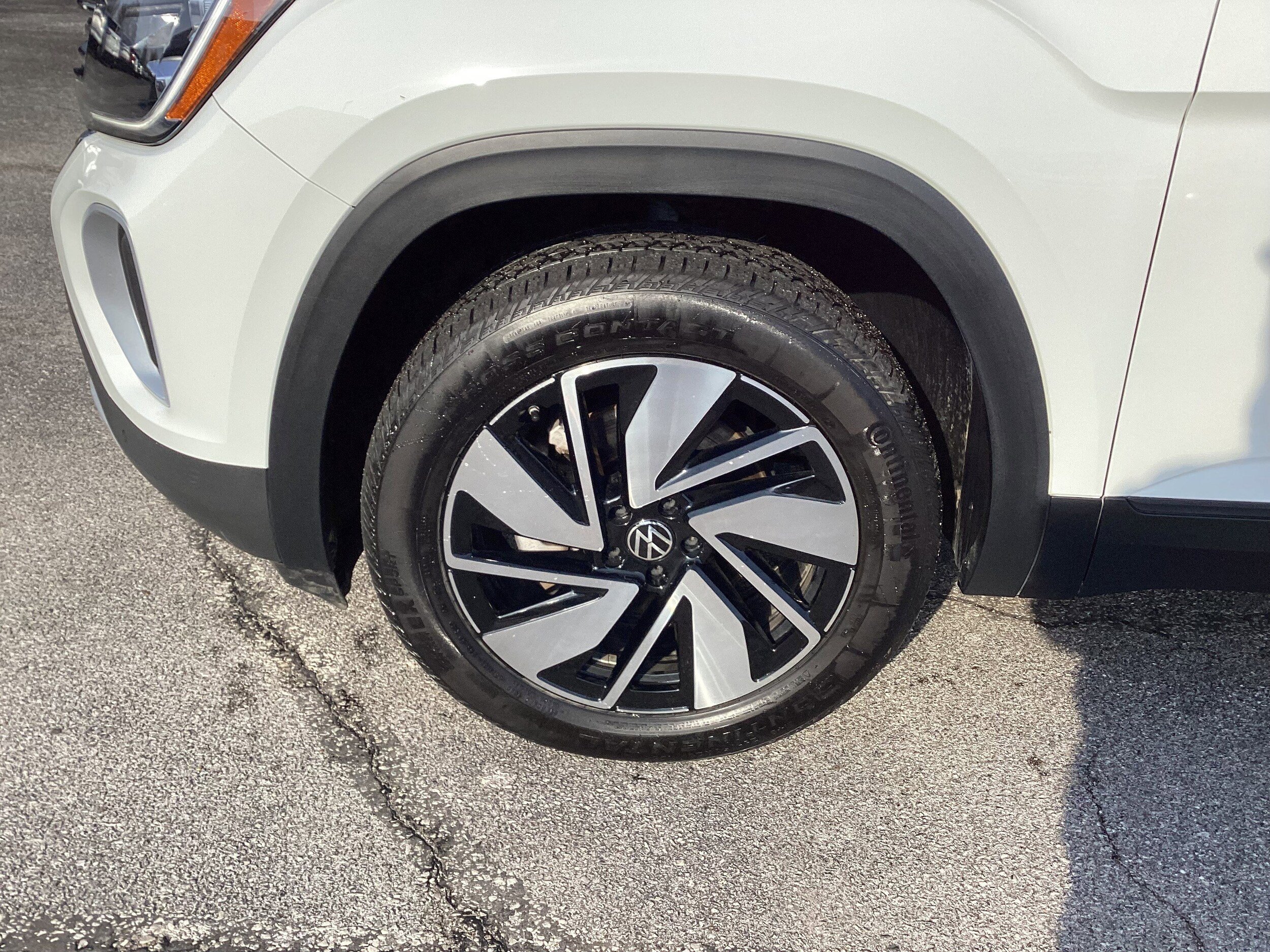 Used 2024 Volkswagen Atlas SE AWD/4WD image 9