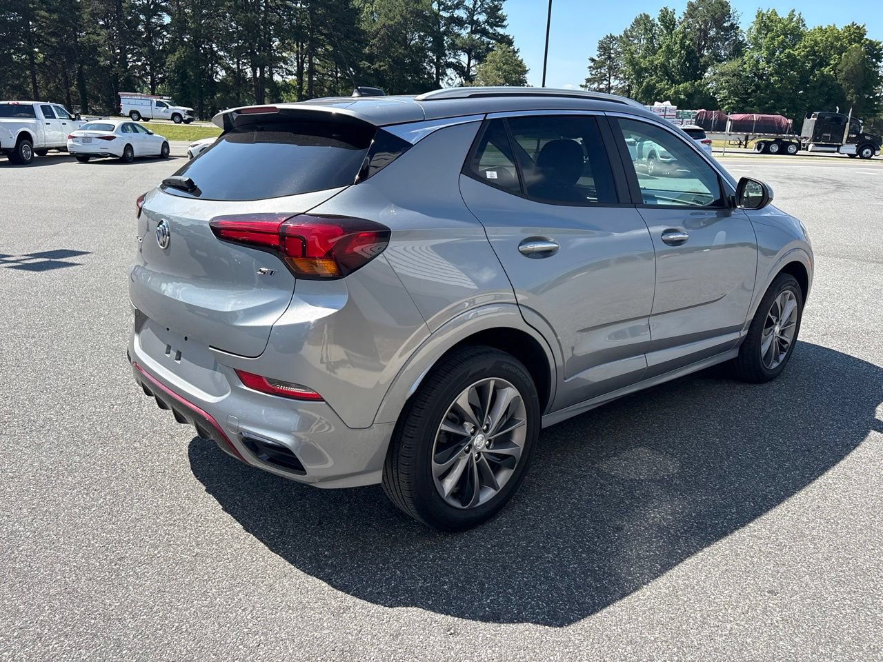 Used 2023 Buick Encore GX Select w/ Sport Touring Package FWD image 8