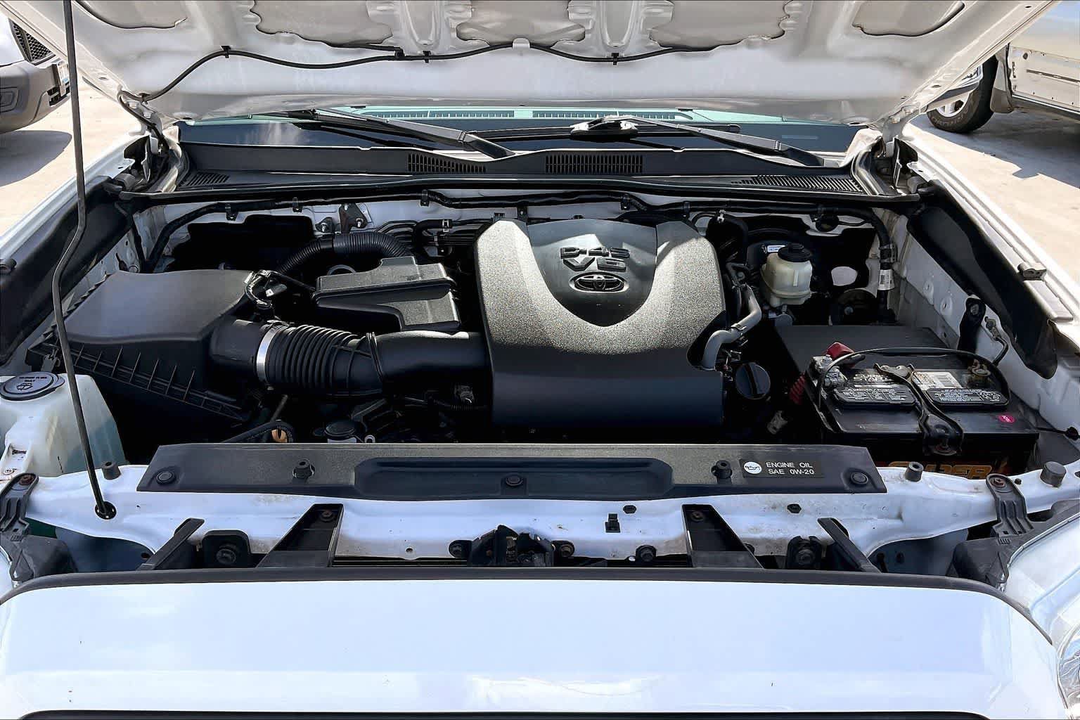 Used 2017 Toyota Tacoma Limited w/ Tow Package AWD/4WD image 9