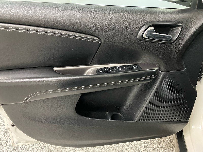 Used 2020 Dodge Journey Crossroad w/ Popular Equipment Group image 9