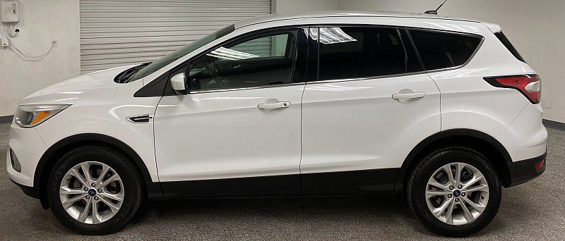 Used 2017 Ford Escape SE image 8