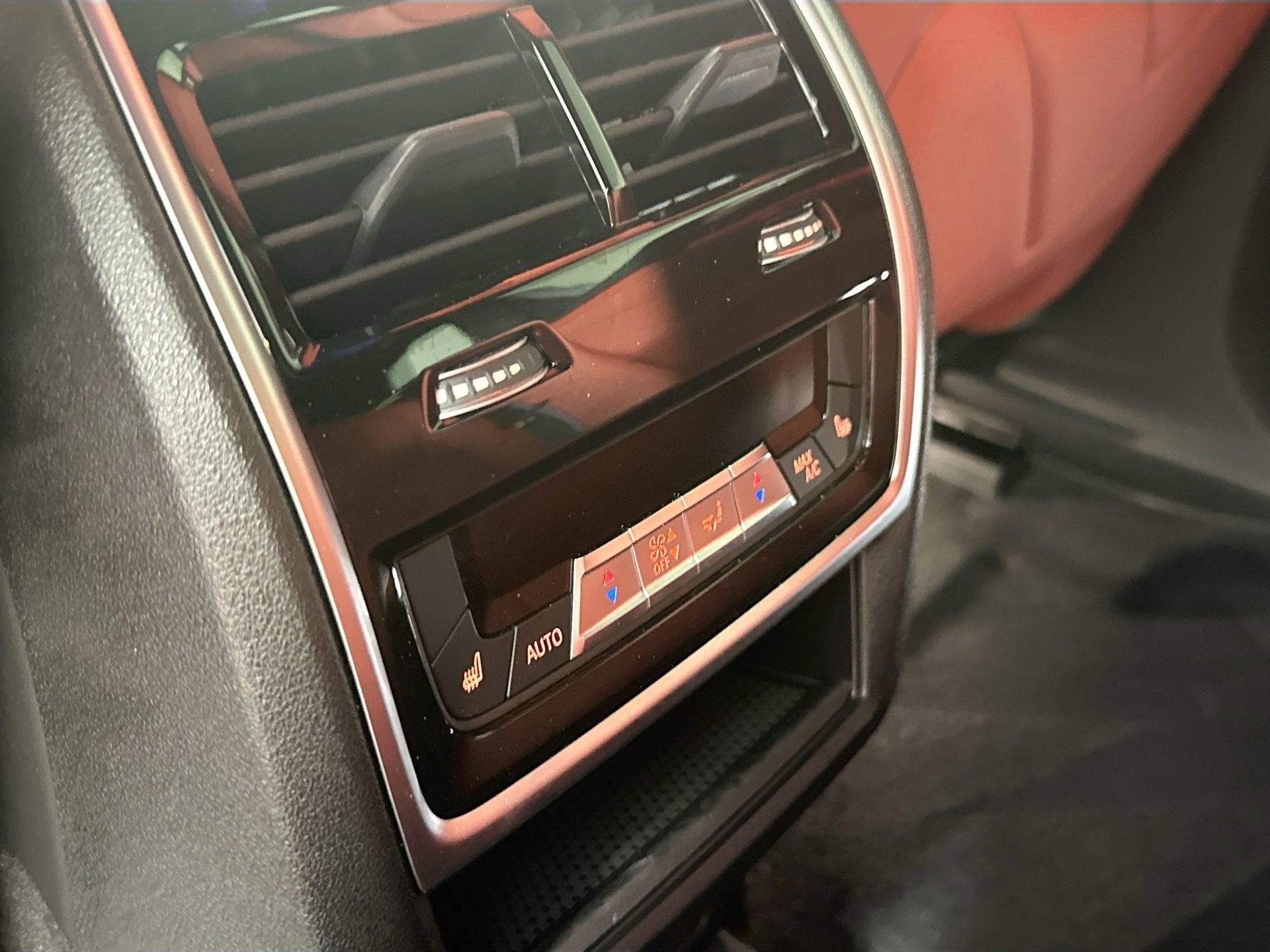 Used 2025 BMW XM image 26