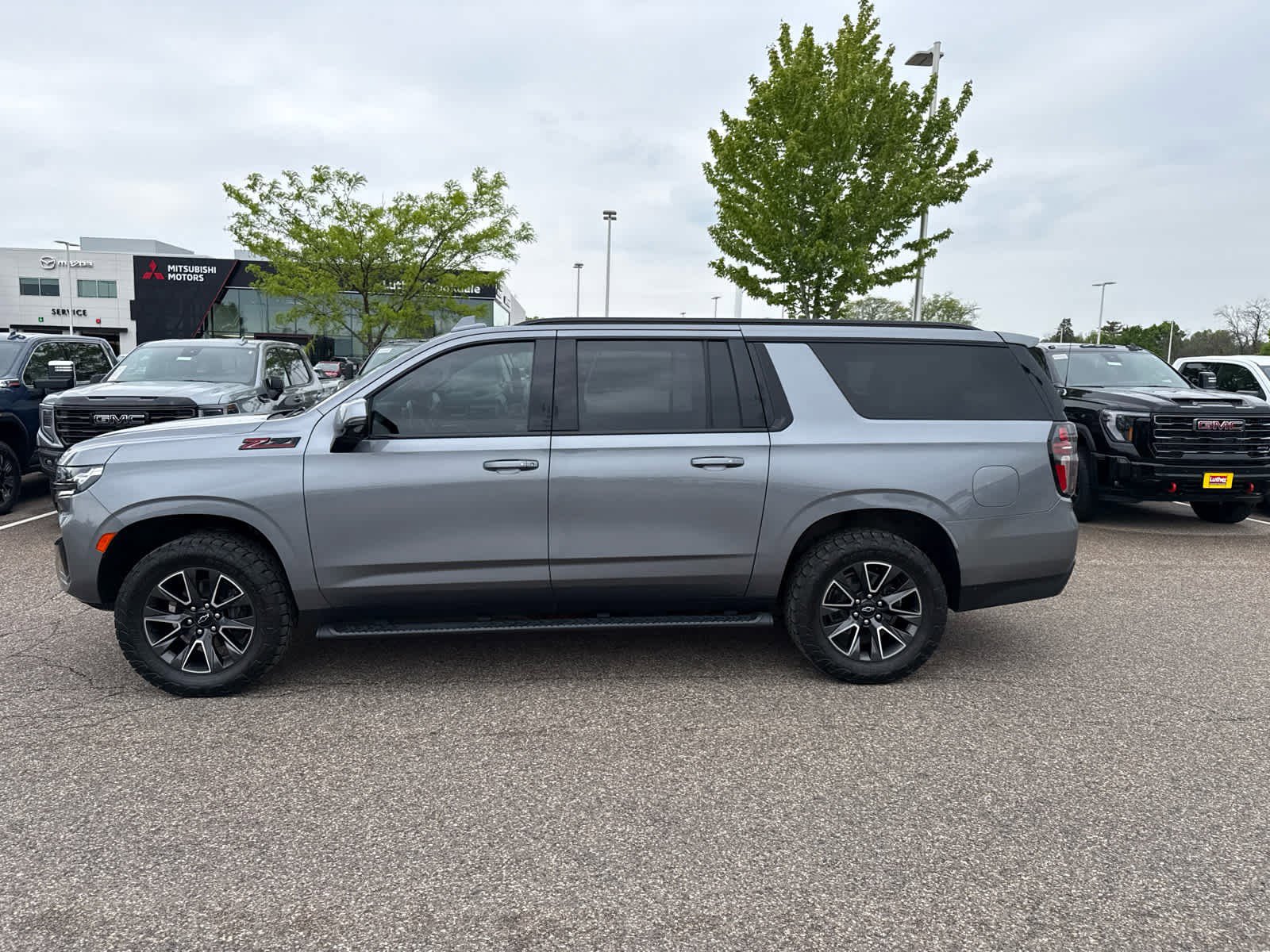Used 2022 Chevrolet Suburban Z71 w/ Off-Road Capability Package AWD/4WD image 4