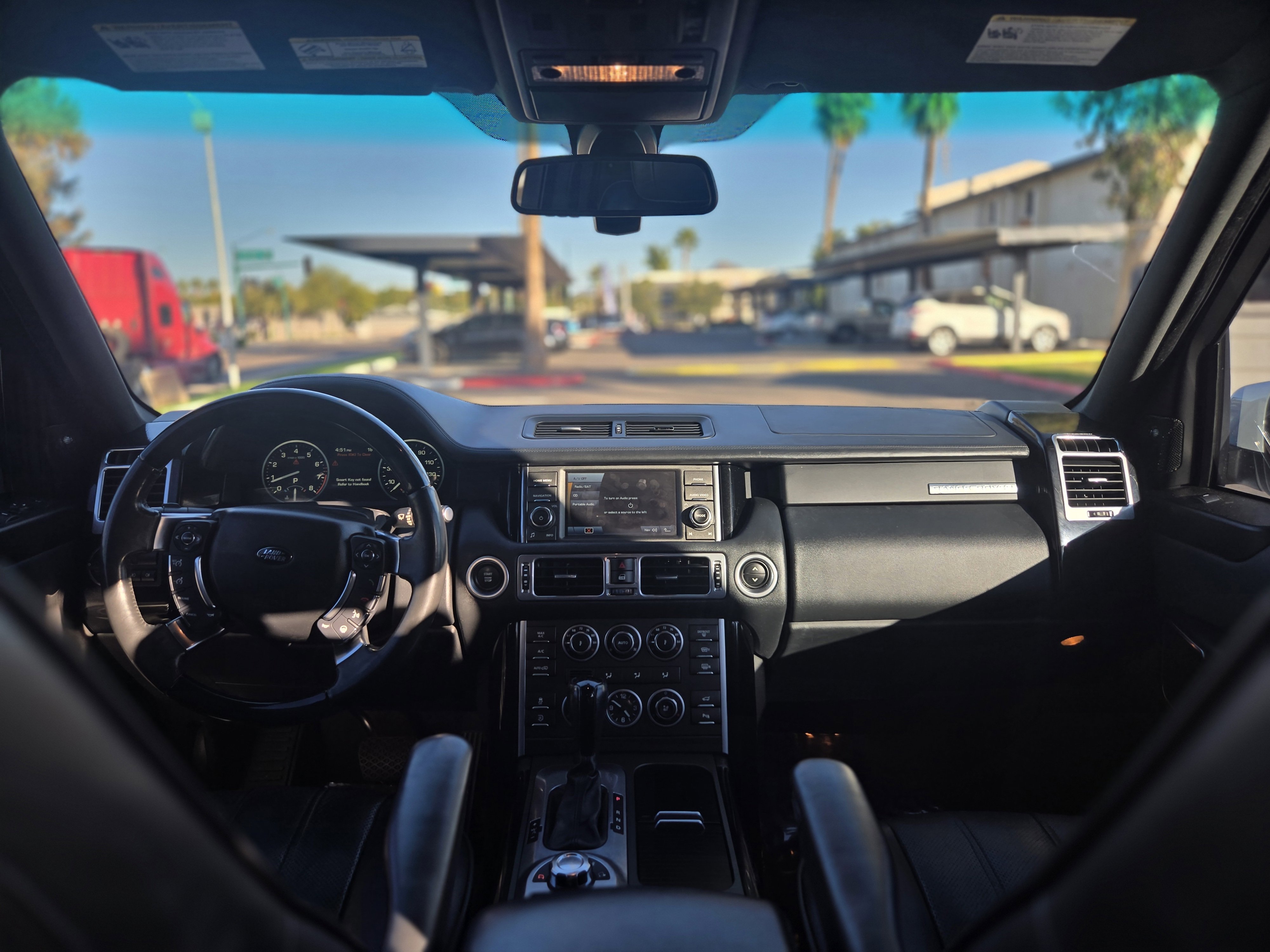 Used 2012 Land Rover Range Rover HSE LUX image 14