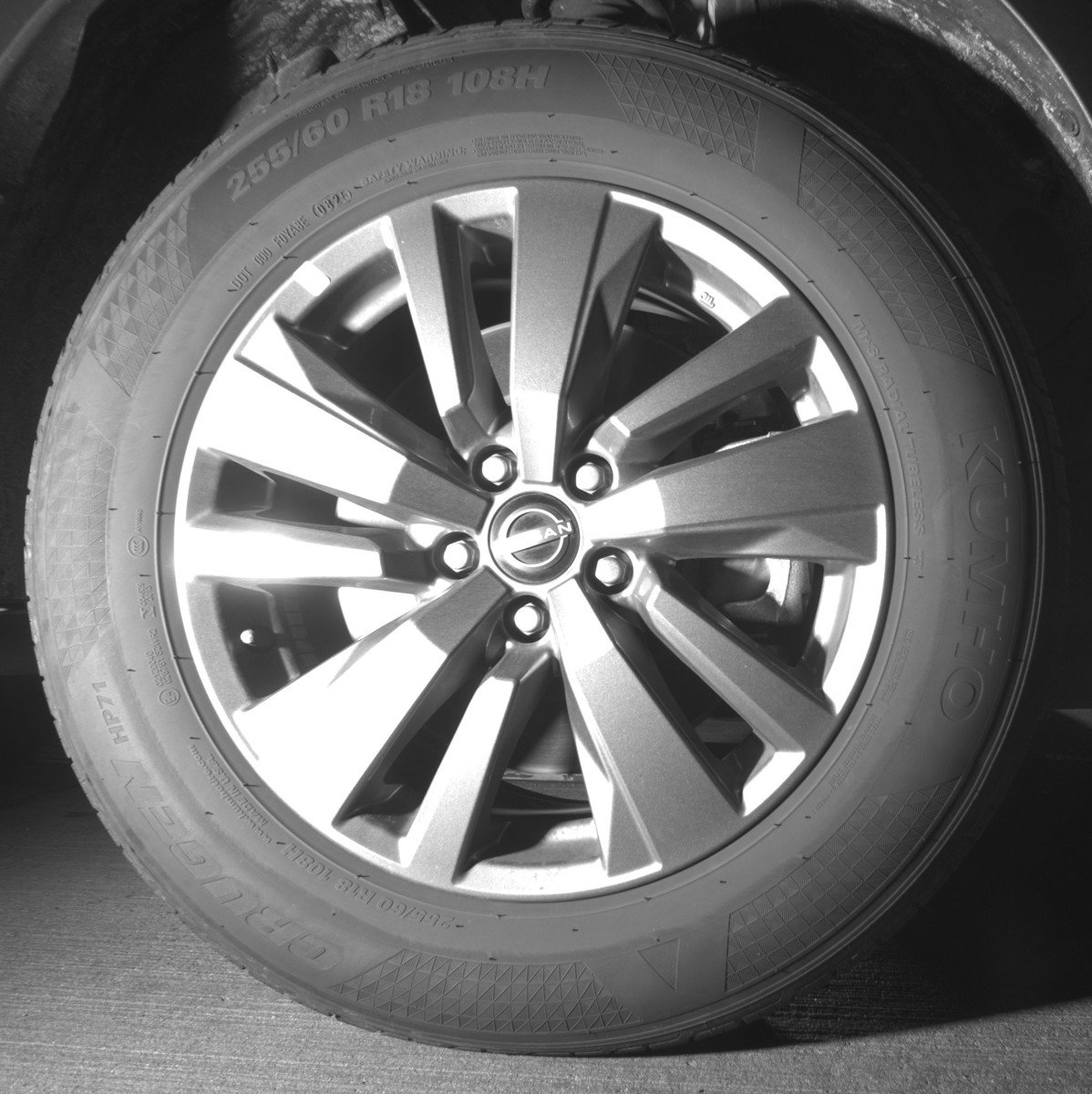 Used 2025 Nissan Pathfinder SV image 13