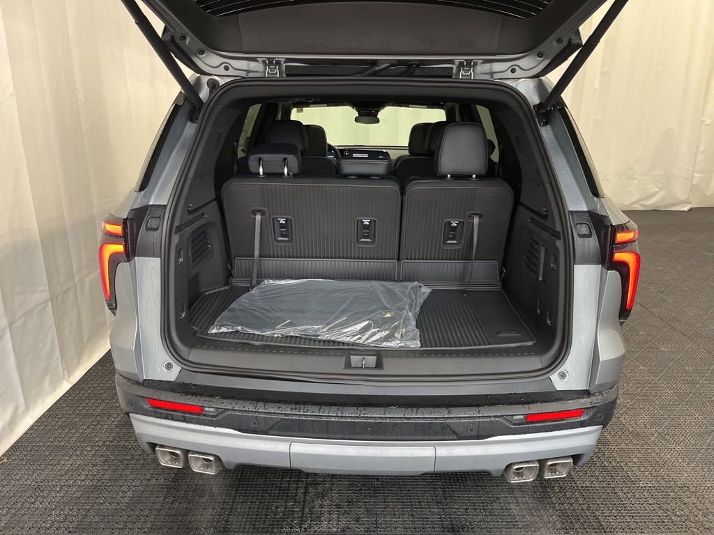 New 2026 Chevrolet Traverse LT w/ Sun and Wheel Package image 24