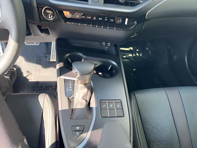 Used 2024 Lexus UX 250h F Sport AWD/4WD image 17