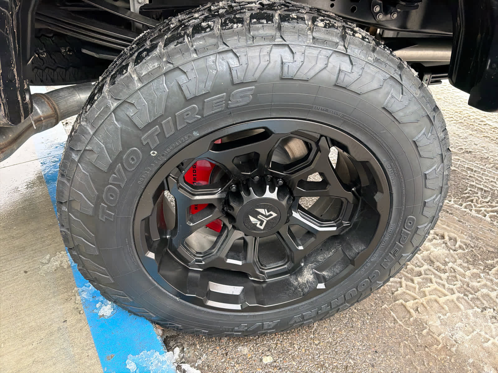 New 2026 Ford F250 Lariat w/ Black Appearance Package image 37