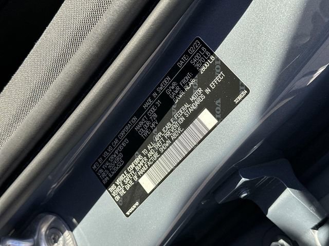 Used 2023 Volvo XC60 B5 Plus image 35