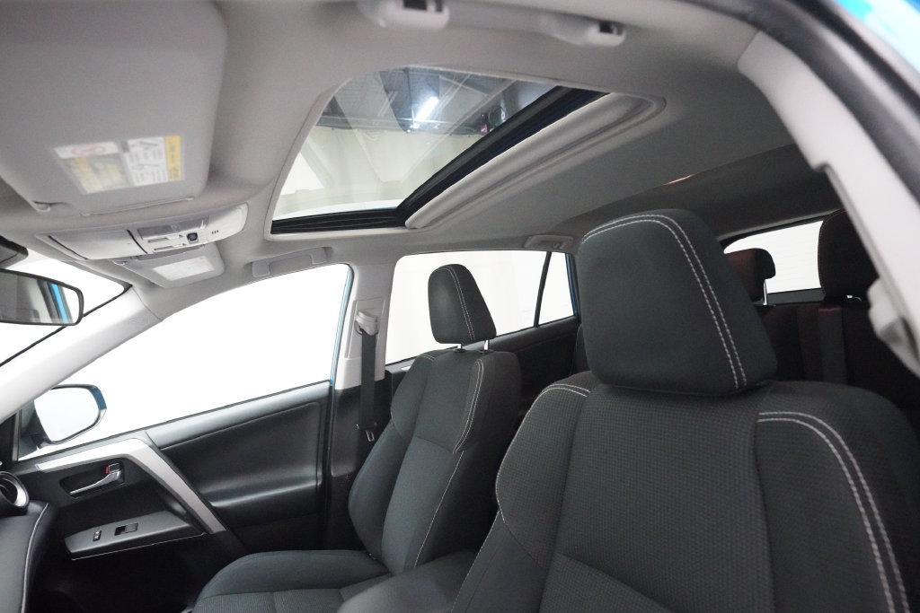 Used 2018 Toyota RAV4 XLE w/ Plus Extra Value Package AWD/4WD image 30