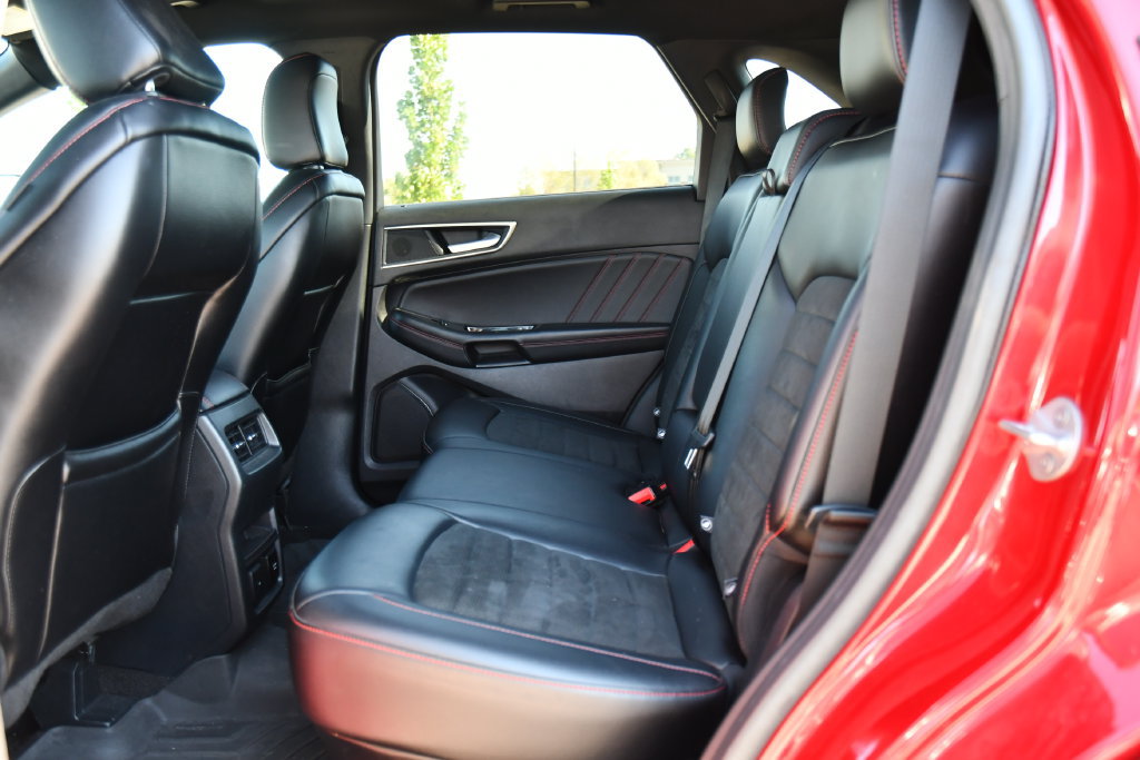 Used 2020 Ford Edge ST-Line FWD image 27