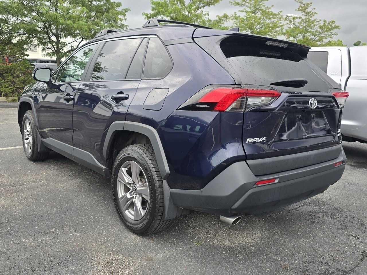 Used 2022 Toyota RAV4 XLE AWD/4WD image 5