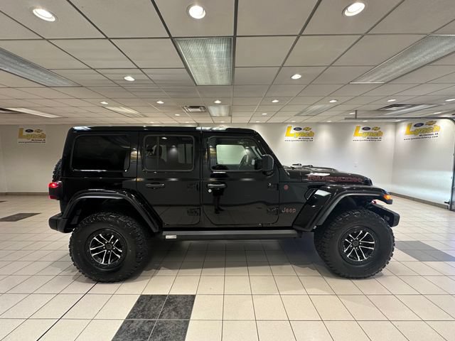 Used 2024 Jeep Wrangler Unlimited Rubicon AWD/4WD image 3