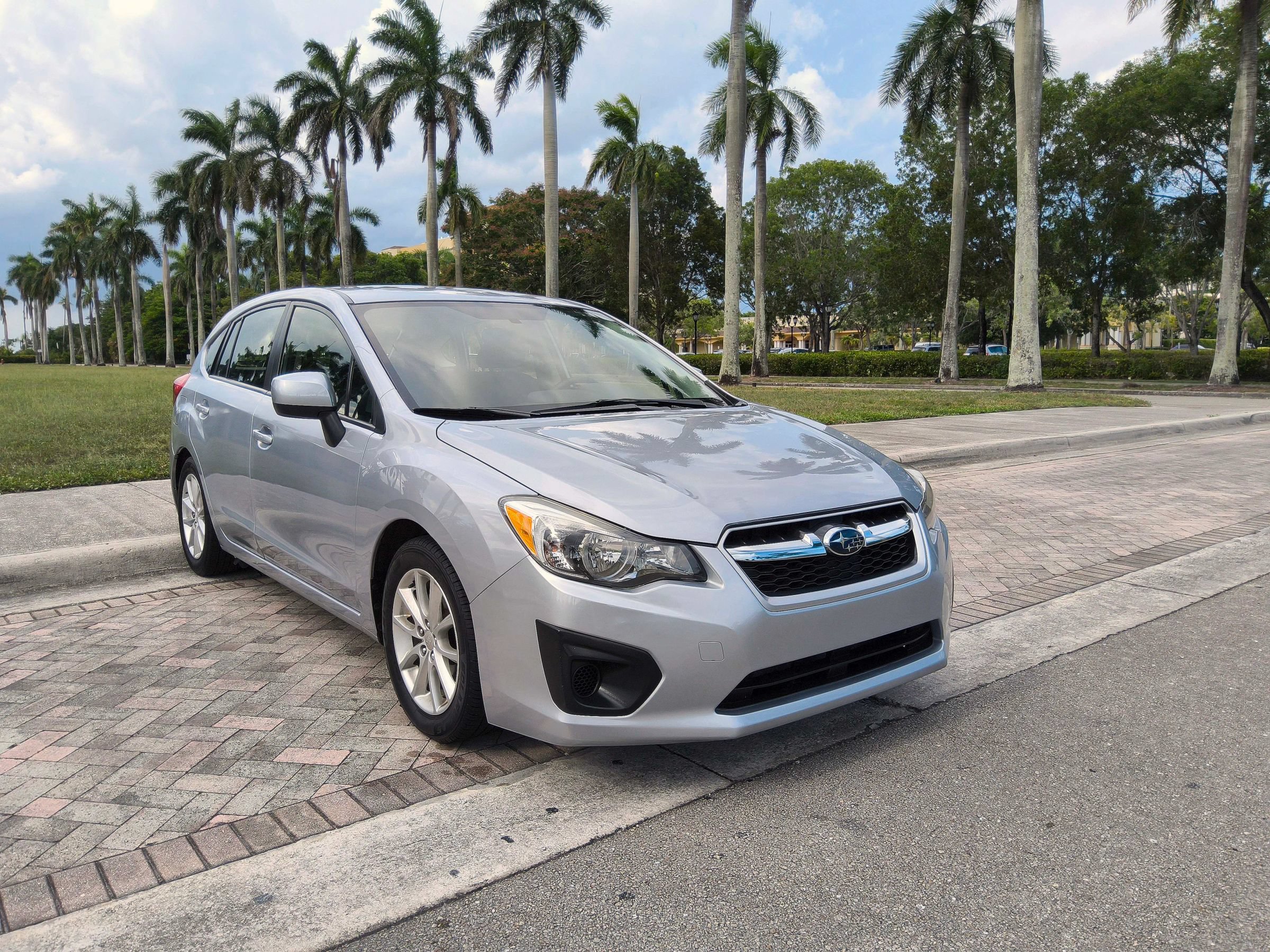 Used 2014 Subaru Impreza 2.0i Premium w/ All-Weather Package w/CVT AWD/4WD image 1