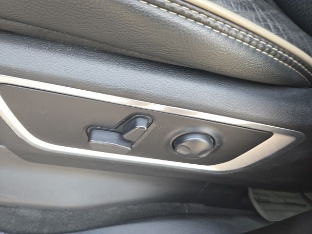 Used 2022 RAM 1500 Laramie AWD/4WD image 10