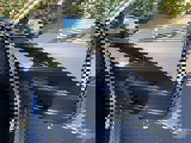 New 2025 Toyota Prius Plug-In Hybrid image 12