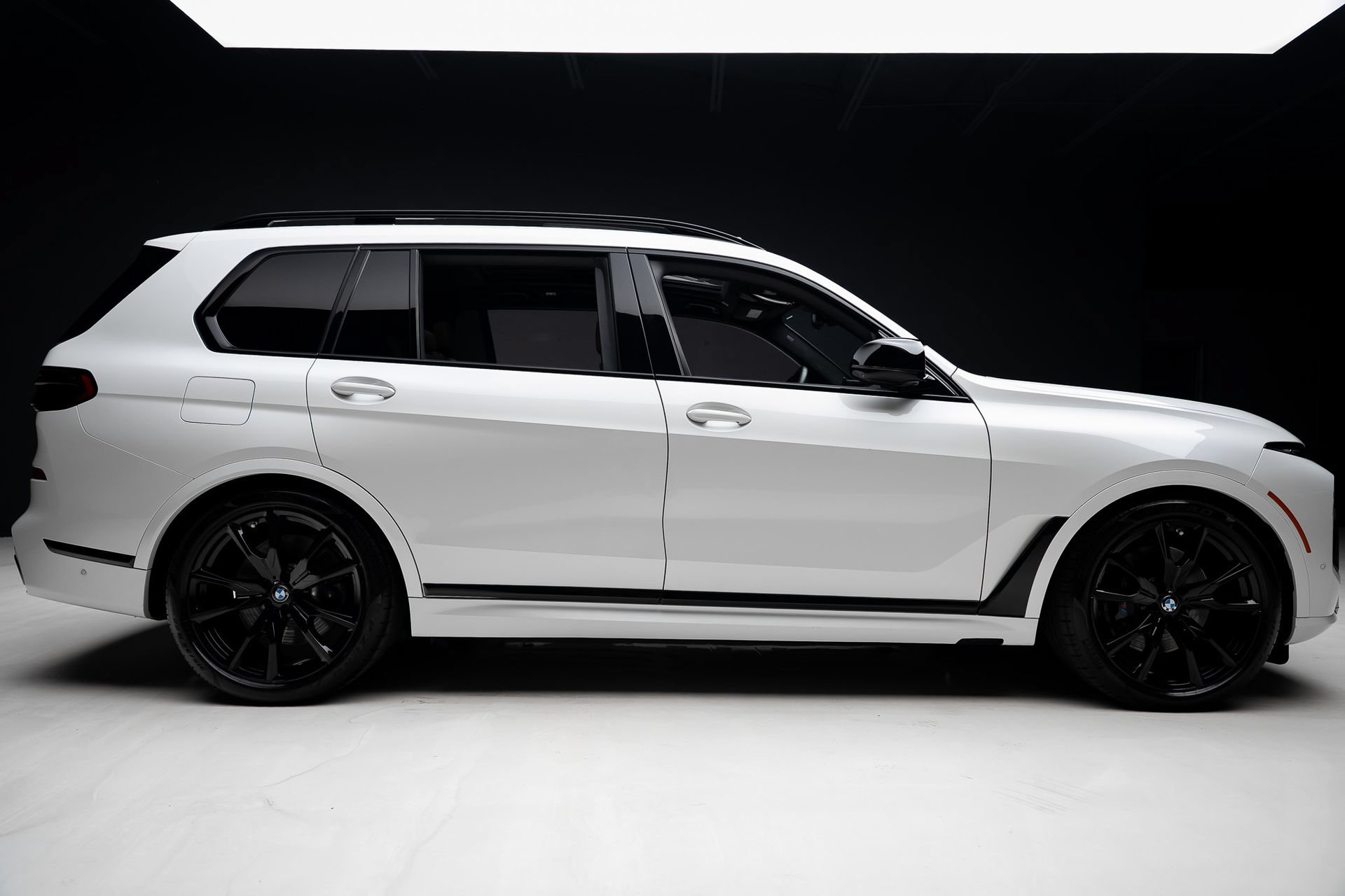 Used 2024 BMW X7 M60i AWD/4WD image 37
