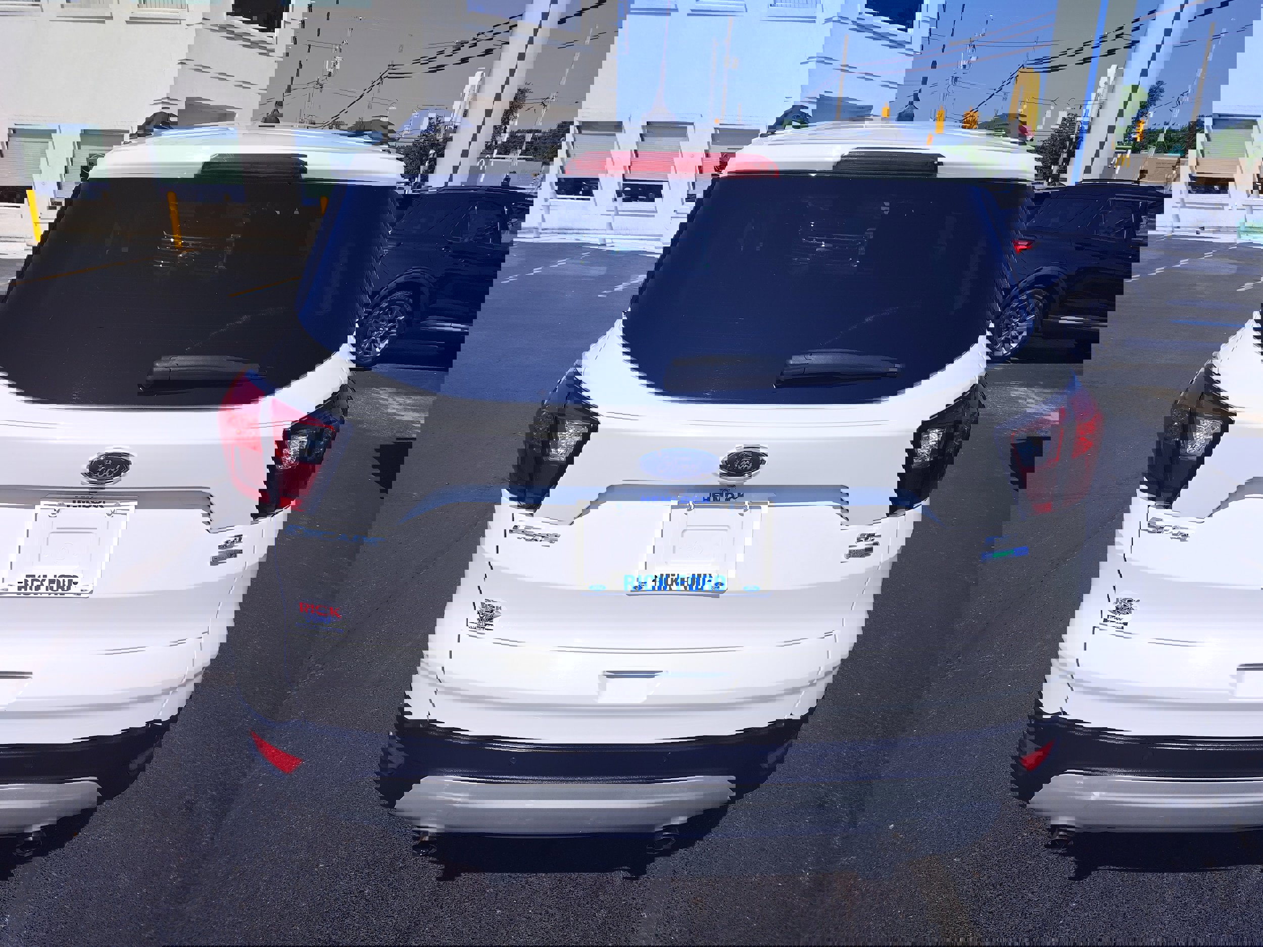 Used 2019 Ford Escape SEL image 4