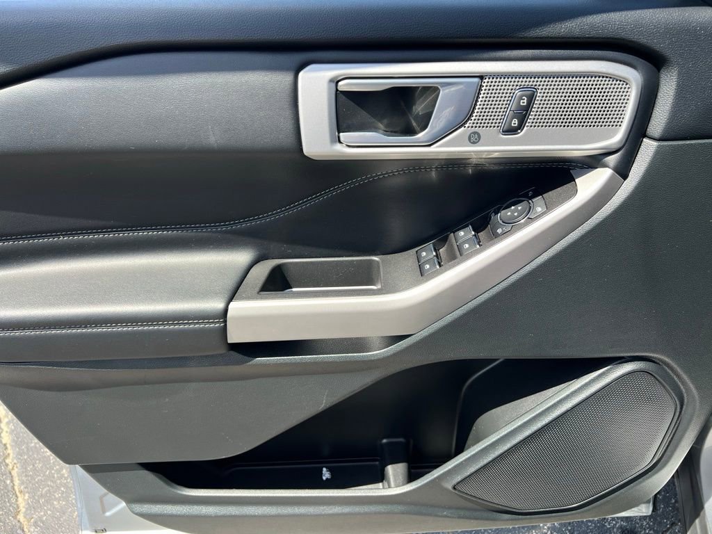 Used 2024 Ford Explorer Limited RWD image 14