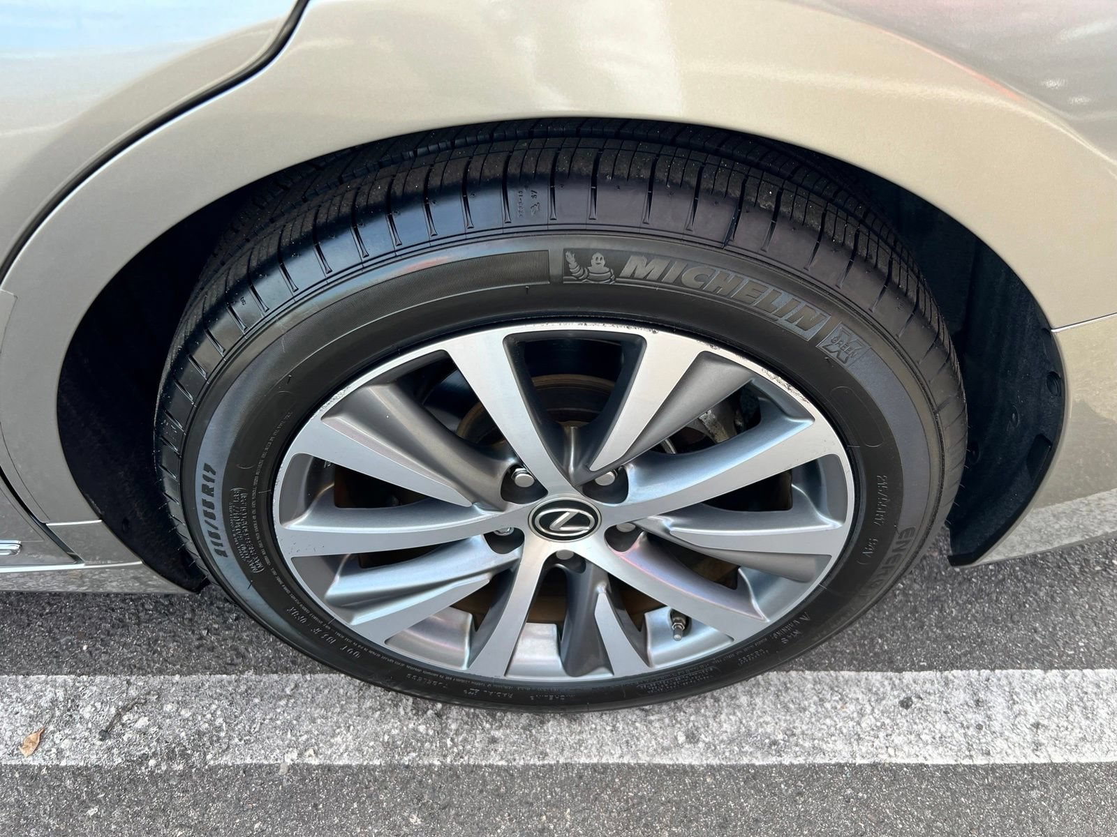Used 2020 Lexus ES 300h w/ Premium Package FWD image 19