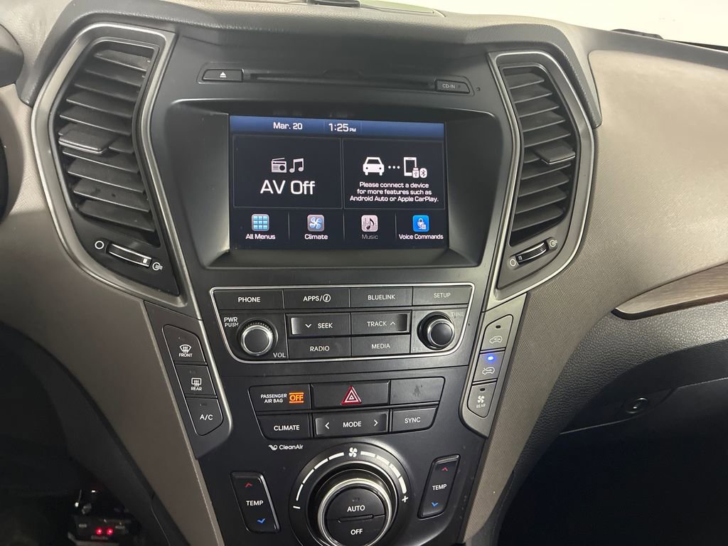 Used 2018 Hyundai Santa Fe SE image 15