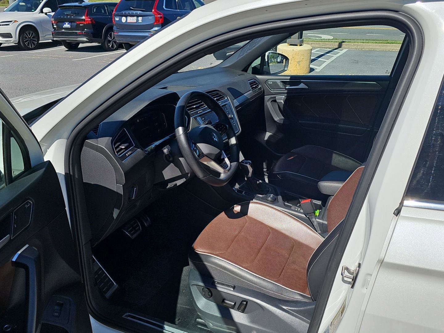 Used 2022 Volkswagen Tiguan SEL R-Line AWD/4WD image 7