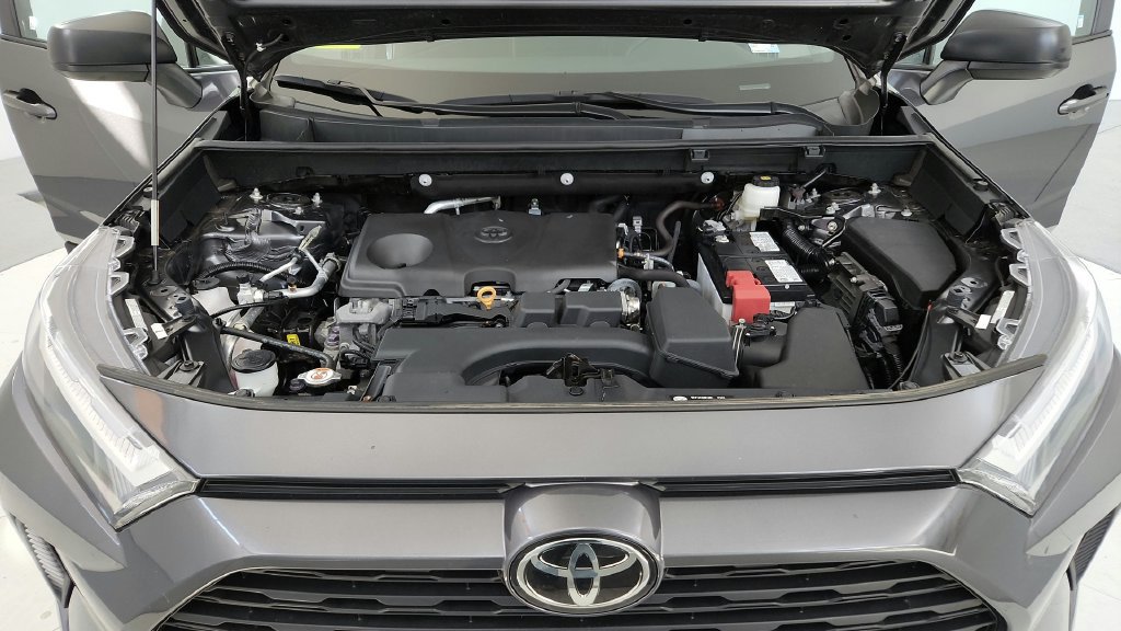 Used 2023 Toyota RAV4 LE AWD/4WD image 15