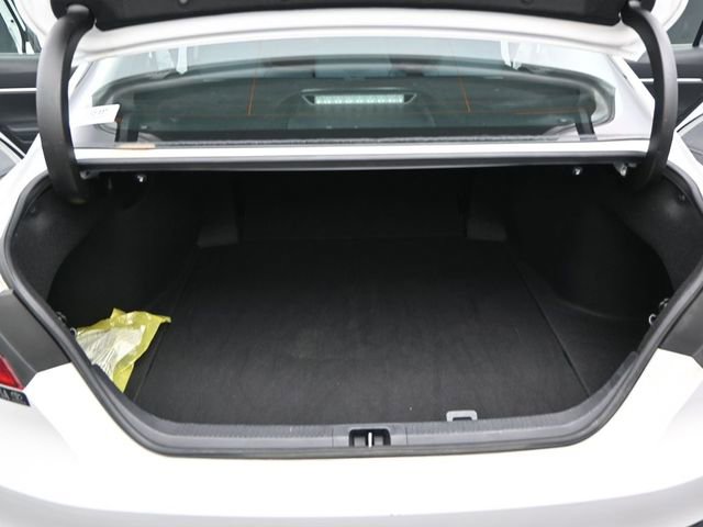 Used 2021 Toyota Camry LE image 15