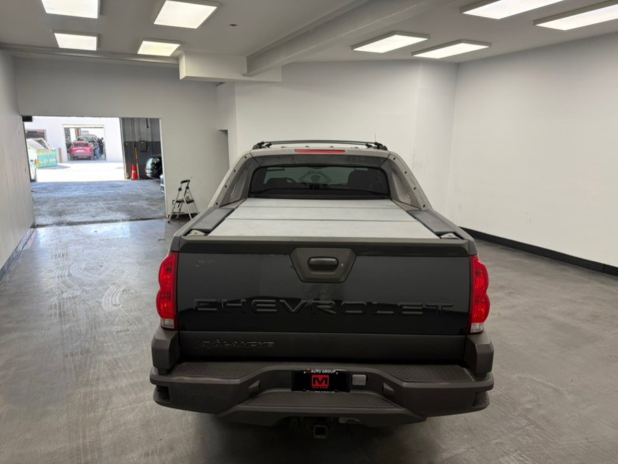Used 2003 Chevrolet Avalanche 4x4 w/ Suspension Package, Off-Road image 7