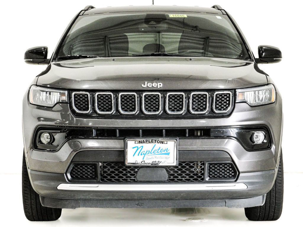 Used 2023 Jeep Compass Limited AWD/4WD image 2