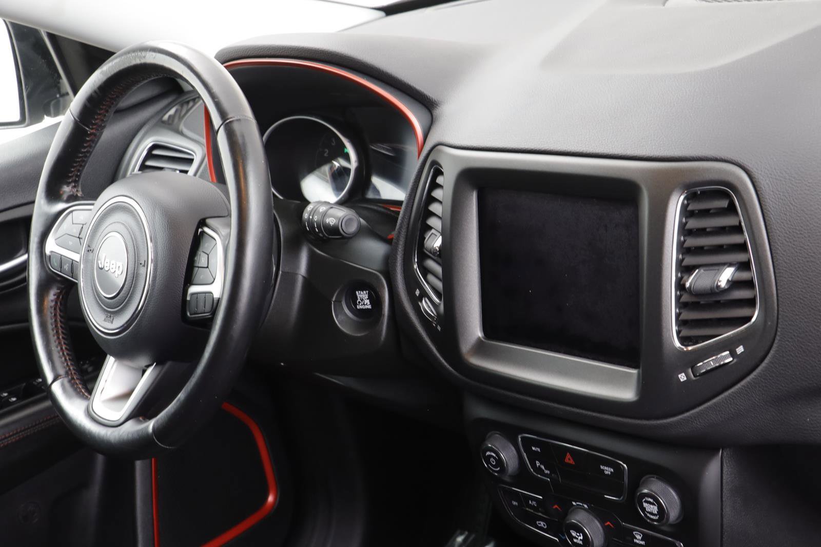 Used 2019 Jeep Compass Trailhawk w/ Cold Weather Group image 21