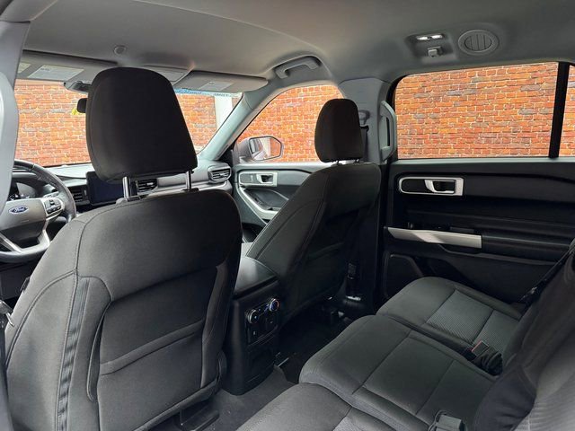 Used 2022 Ford Explorer XLT image 25