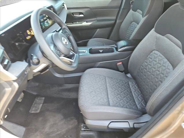 Certified 2025 Nissan Kicks SV FWD image 20